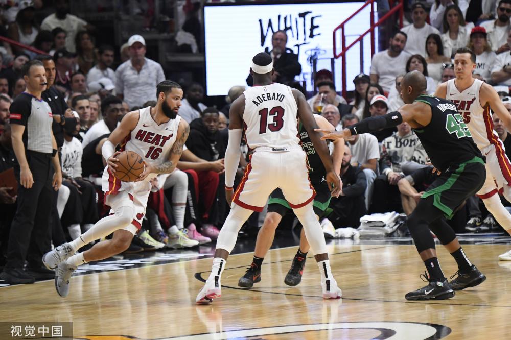 自由式滑雪 自由式滑雪