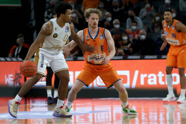 而瓦伦西亚 而瓦伦西亚