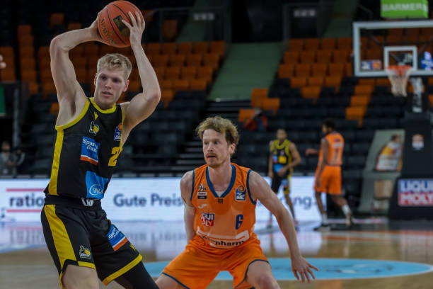 一支成熟球 一支成熟球